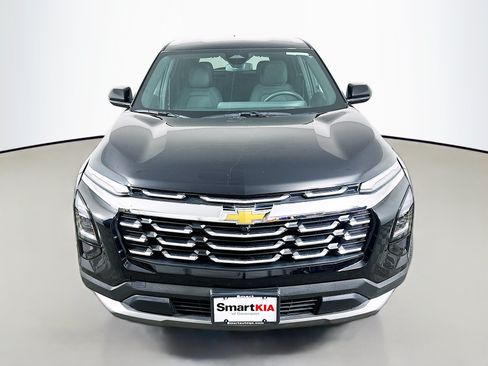 Used 2026 Chevrolet Equinox LT FWD image 2