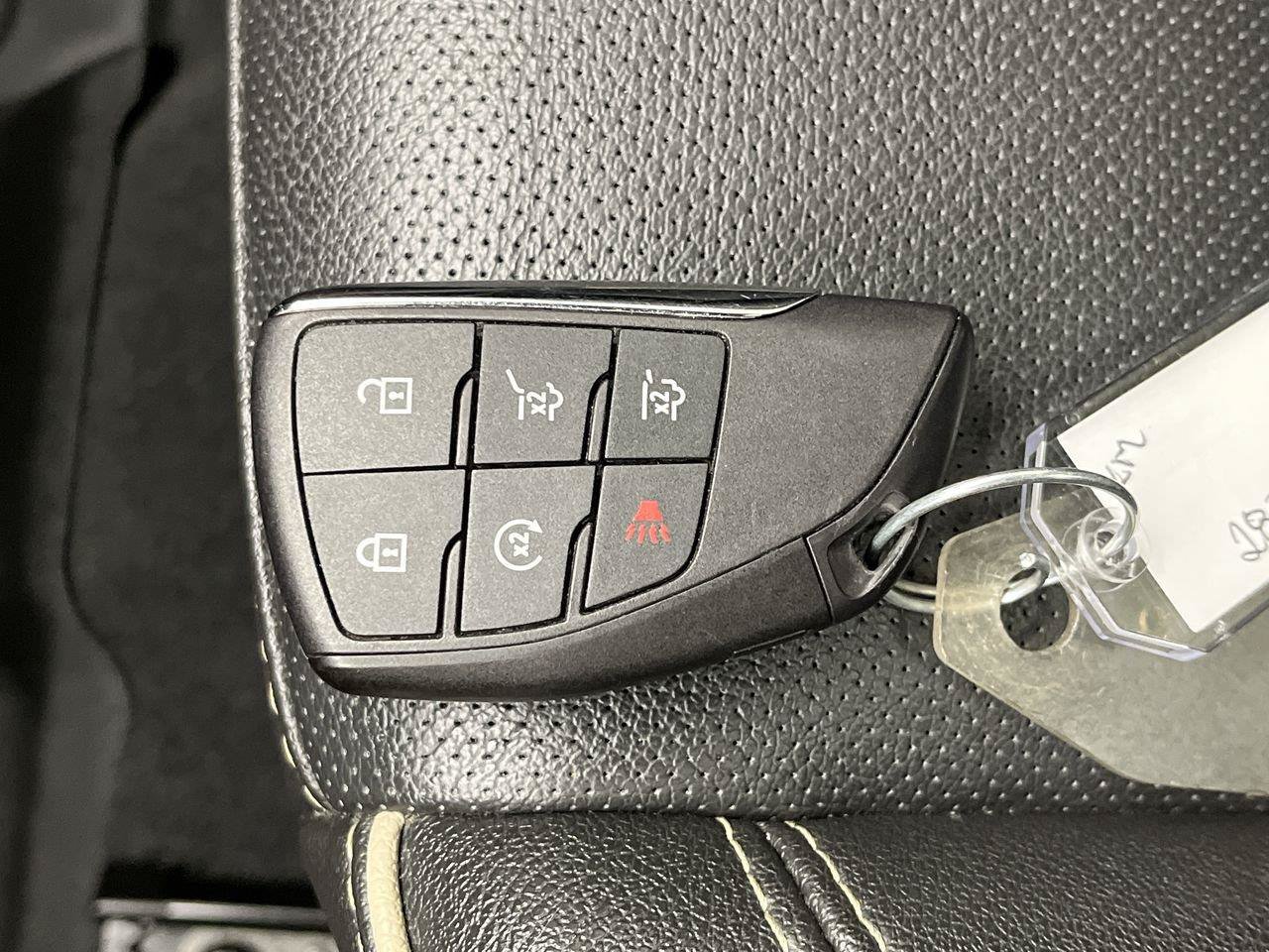Certified 2022 GMC Yukon SLT w/ SLT Premium Package AWD/4WD image 32