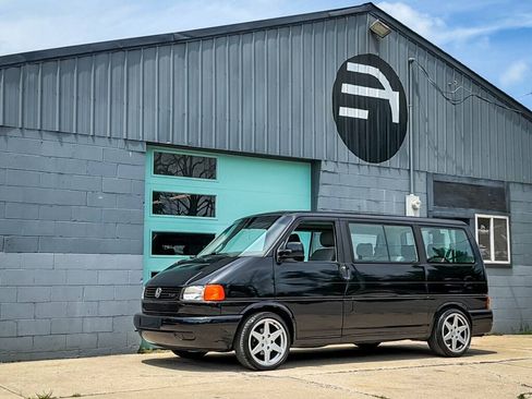 Used 1999 Volkswagen Eurovan GLS FWD image 2