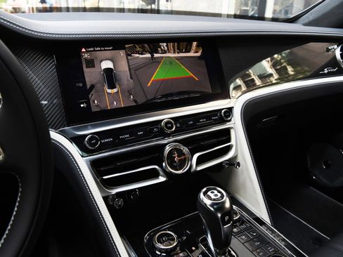 New 2026 Bentley Flying Spur Plug-In Hybrid image 17