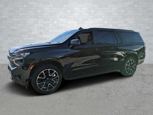 Used 2022 Chevrolet Suburban RST w/ Luxury Package image 9