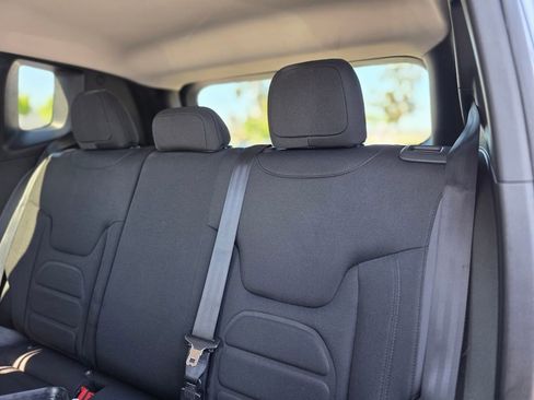 Used 2017 Jeep Renegade Altitude FWD image 15
