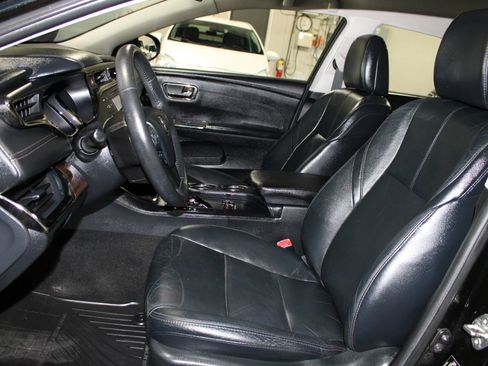 Used 2013 Toyota Avalon XLE FWD image 22