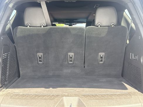 Used 2022 Chevrolet Tahoe LT w/ Luxury Package image 14