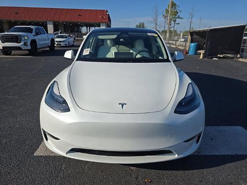 Used 2023 Tesla Model Y Performance AWD/4WD image 2