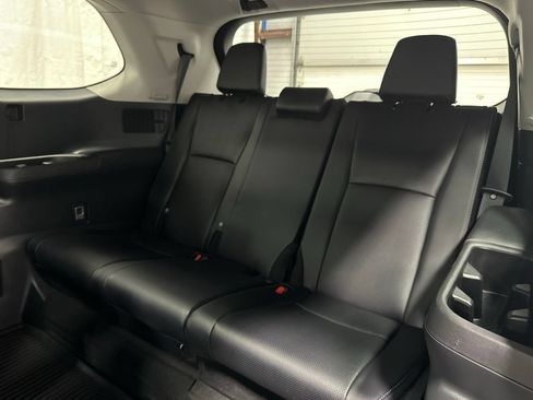 Used 2025 Toyota Grand Highlander AWD image 53