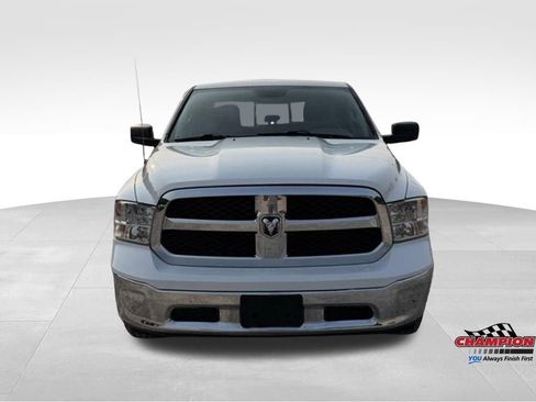 Used 2019 RAM 1500 Classic SLT image 2