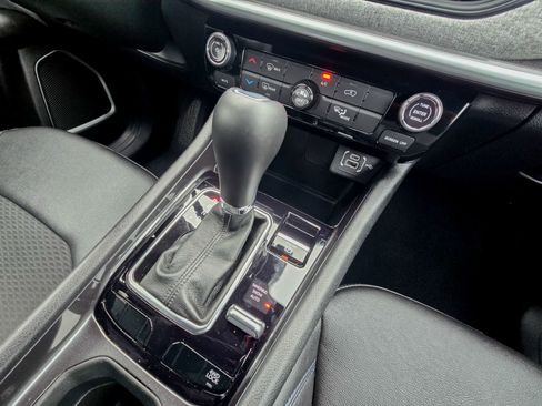 Used 2024 Jeep Compass Latitude image 14