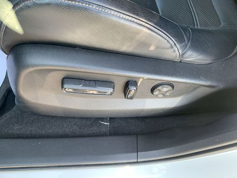 Used 2019 Honda CR-V Touring image 12