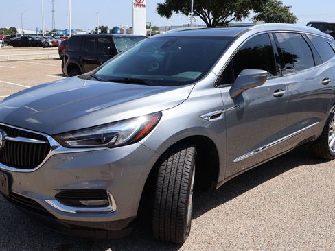 Used 2020 Buick Enclave Premium w/ Sun and Sites Package FWD image 7
