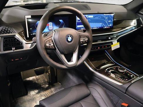 Used 2026 BMW X5 xDrive50e w/ Premium Package AWD/4WD image 3
