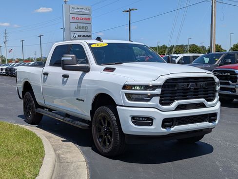 Used 2025 RAM 2500 Big Horn AWD/4WD image 3
