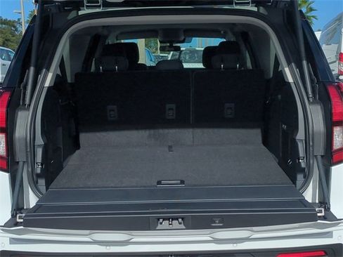 New 2025 Ford Expedition Max Active image 13