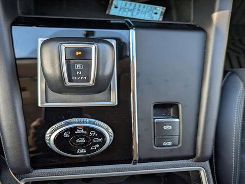 Used 2024 Mitsubishi Outlander SE image 30