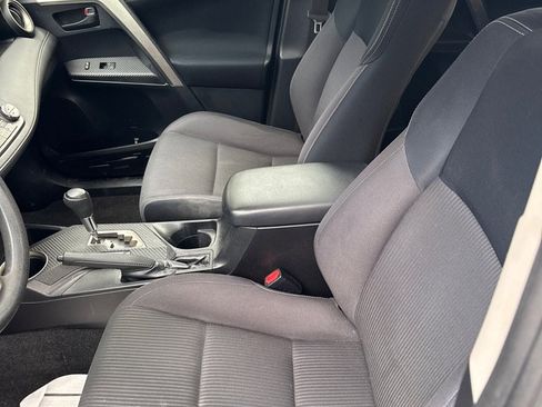 Used 2013 Toyota RAV4 XLE image 10