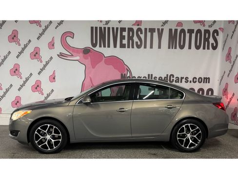 Used 2017 Buick Regal Sport Touring image 9