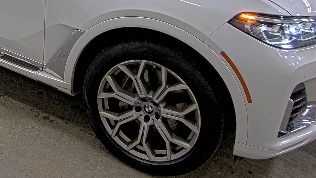 Used 2021 BMW X7 xDrive40i w/ Cold Weather Package AWD/4WD image 7