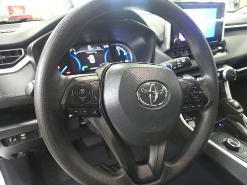 Used 2025 Toyota RAV4 XLE AWD/4WD image 22
