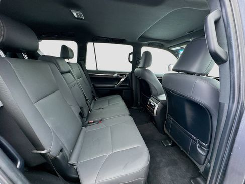 Used 2022 Lexus GX 460 Premium w/ Premium Package image 20