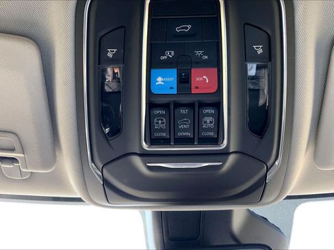 Used 2021 Jeep Grand Cherokee L Limited RWD image 35