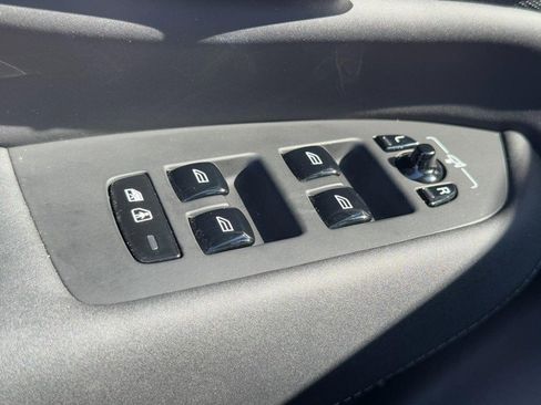Certified 2025 Volvo XC90 B6 Plus image 24