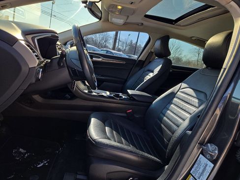 Used 2015 Ford Fusion SE w/ Equipment Group 202A image 19