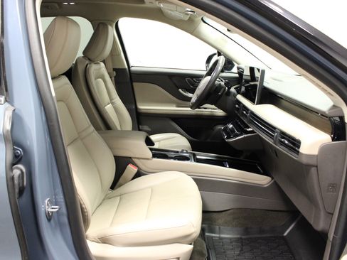 Used 2024 Lincoln Corsair Reserve w/ Equipment Group 201A image 15