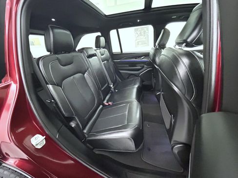 Certified 2022 Jeep Grand Cherokee Overland image 18