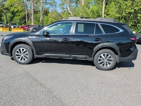 Used 2023 Subaru Outback Premium AWD/4WD image 8