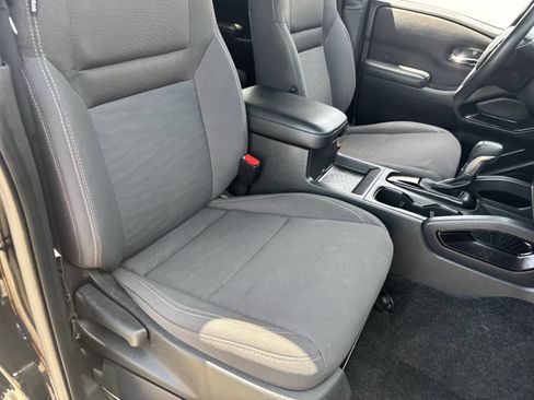 Certified 2023 Nissan Frontier SV w/ Midnight Edition Package RWD image 11