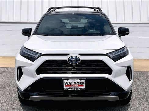 Used 2023 Toyota RAV4 XSE AWD/4WD image 3