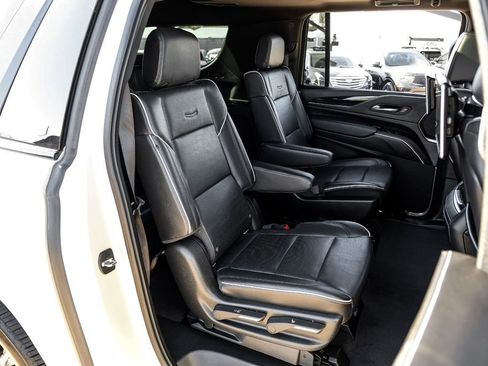 Used 2021 Cadillac Escalade ESV Sport image 35