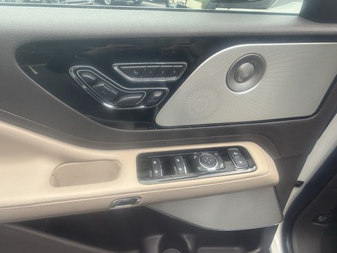 Used 2020 Lincoln Aviator Reserve w/ Equipment Group 202A AWD/4WD image 19