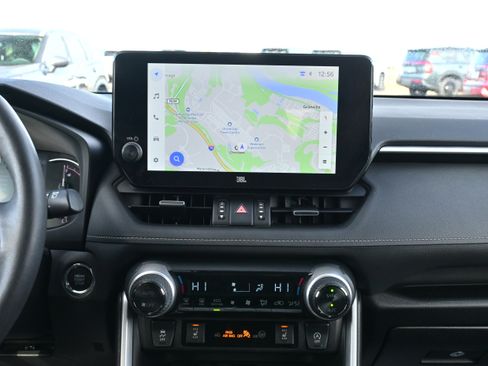 Used 2023 Toyota RAV4 XLE Premium image 19