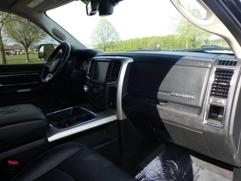 Used 2017 RAM 1500 Laramie w/ Convenience Group AWD/4WD image 19