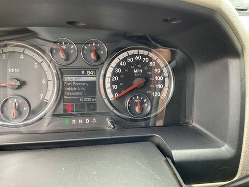 Used 2010 Dodge Ram 2500 Truck ST w/ ST Popular Equipment Group AWD/4WD image 4