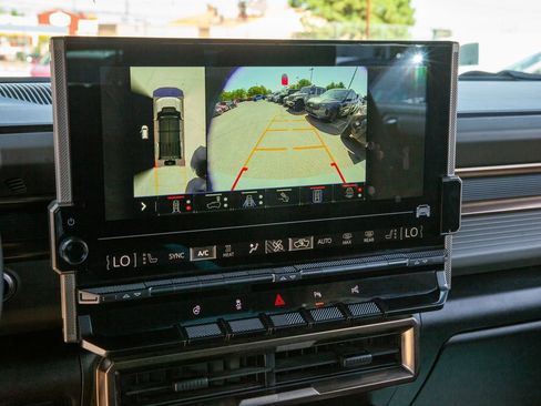 Used 2024 GMC Hummer EV 3X AWD/4WD image 17