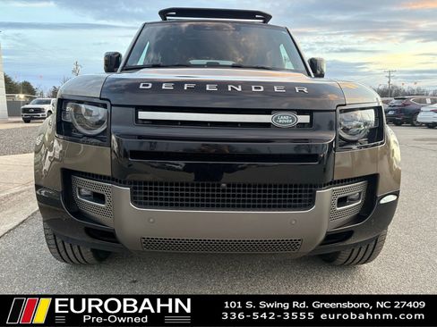 Used 2024 Land Rover Defender 110 X-Dynamic SE AWD/4WD image 26