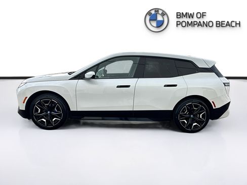 Used 2024 BMW iX xDrive50 w/ Premium Package AWD/4WD image 4