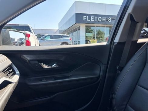 Used 2021 GMC Terrain SLT w/ LPO, Floor Liner Package AWD/4WD image 13
