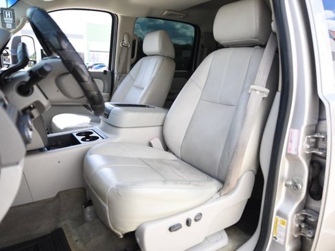 Used 2009 GMC Sierra 2500 SLT w/ SLT Convenience Package image 12