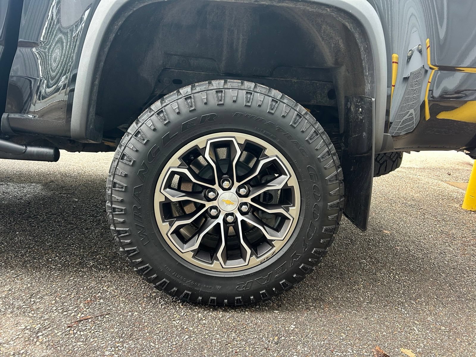 Used 2022 Chevrolet Colorado ZR2 AWD/4WD image 9