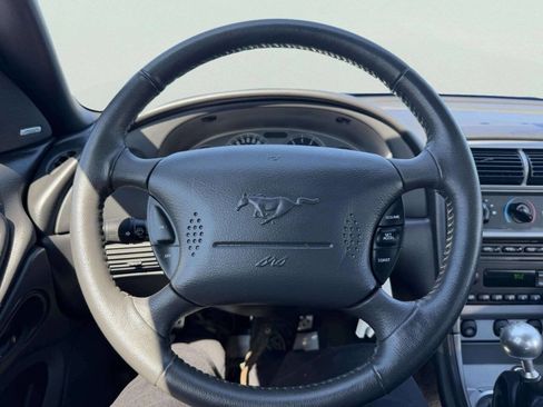 Used 2003 Ford Mustang Mach 1 RWD image 27
