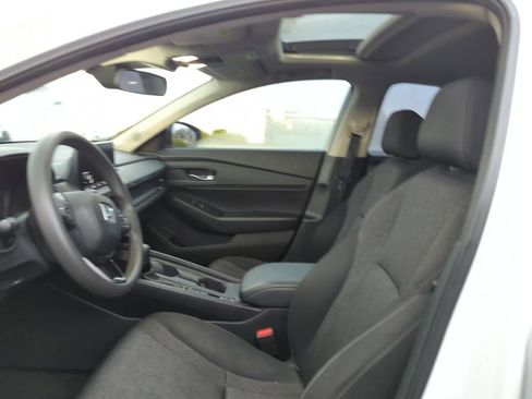 Used 2023 Honda Accord EX image 6