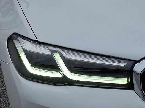 Used 2022 BMW 540i xDrive w/ Executive Package image 9