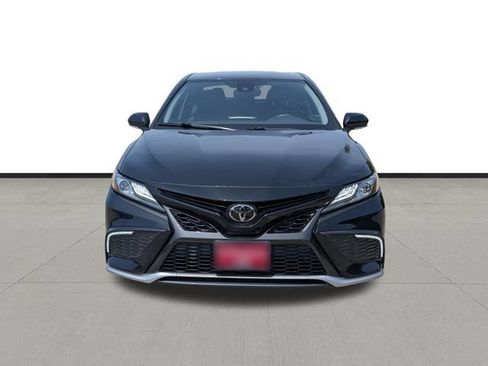 Used 2022 Toyota Camry XSE FWD image 2