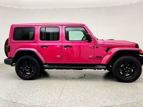 Used 2022 Jeep Wrangler Unlimited Sahara AWD/4WD image 4