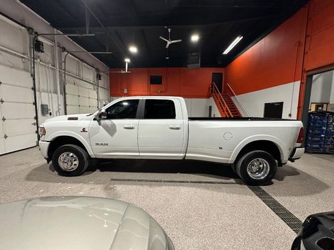 Used 2022 RAM 3500 Laramie image 9