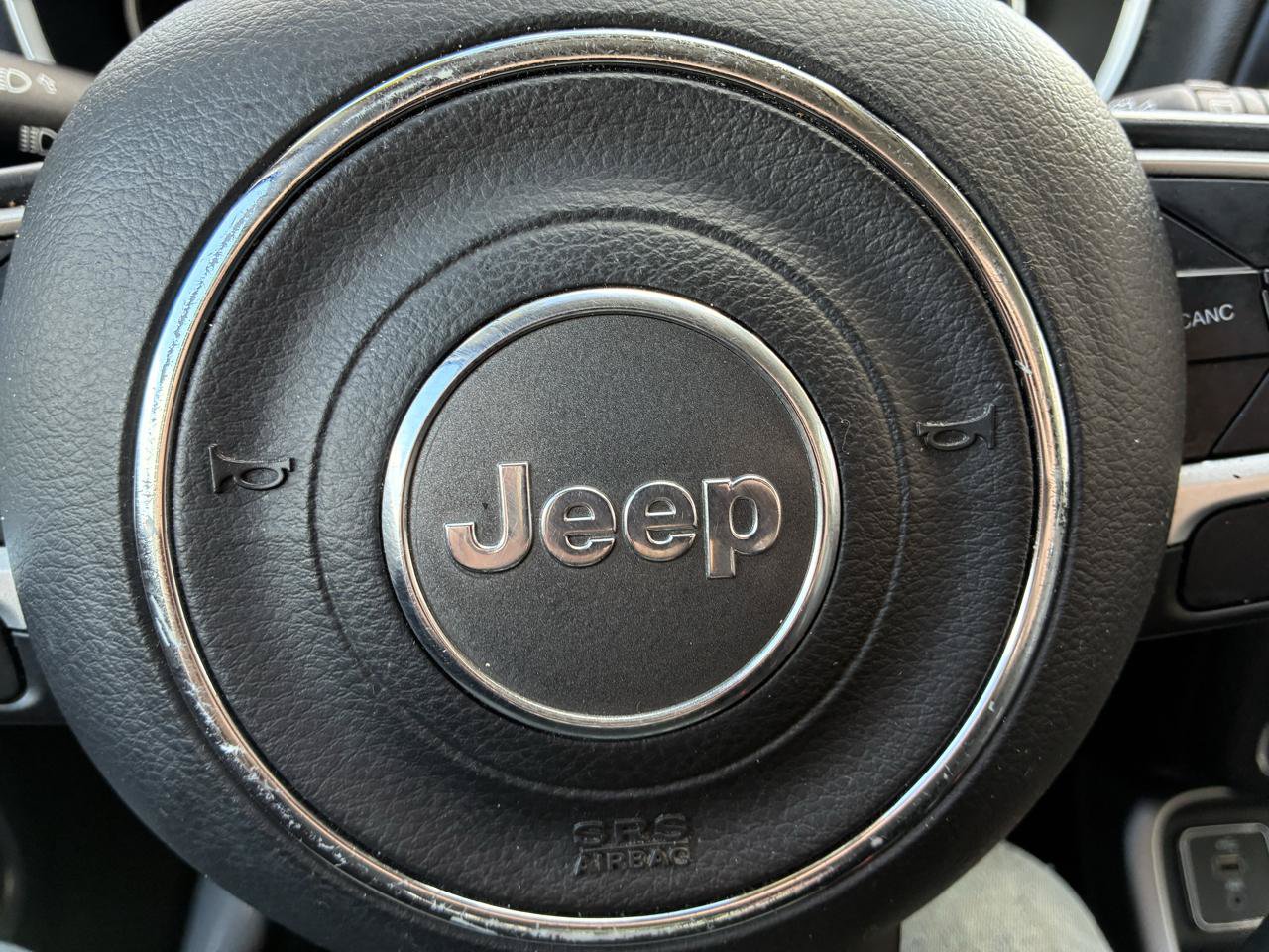 Used 2018 Jeep Compass Latitude w/ Popular Equipment Group FWD image 19
