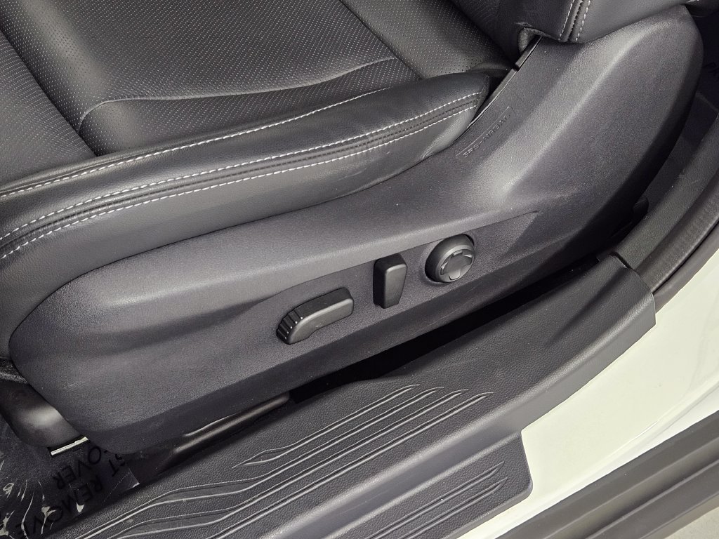 Certified 2025 Subaru Outback Limited AWD/4WD image 23
